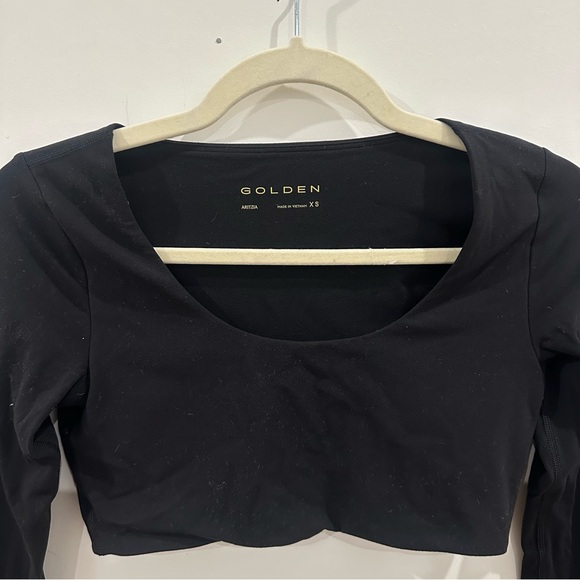 Aritzia Women's Cropped Athletic Top - Picture 4 of 4